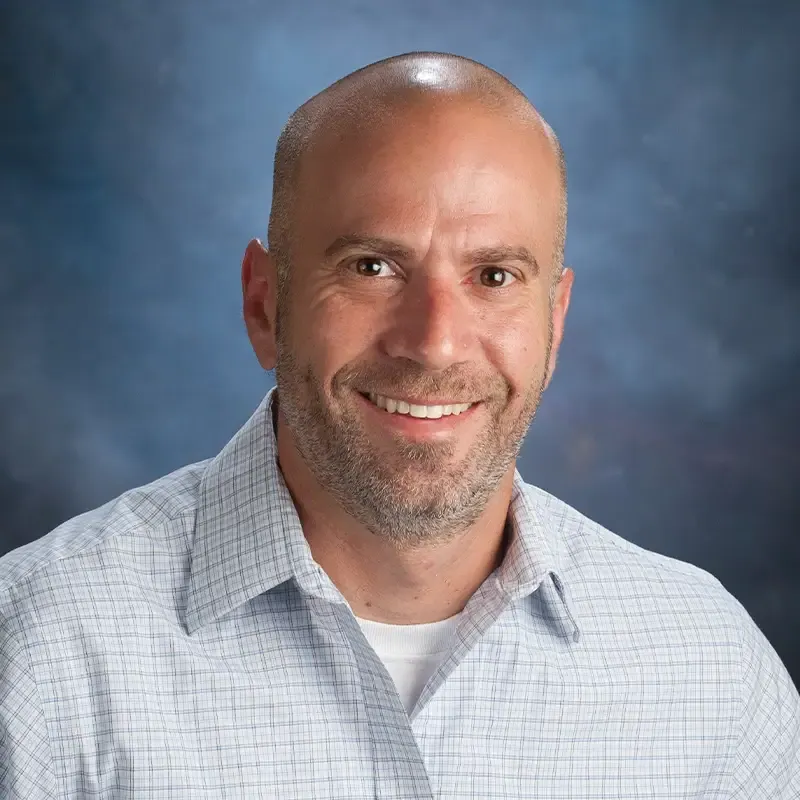 Headshot of Sandy McKinley